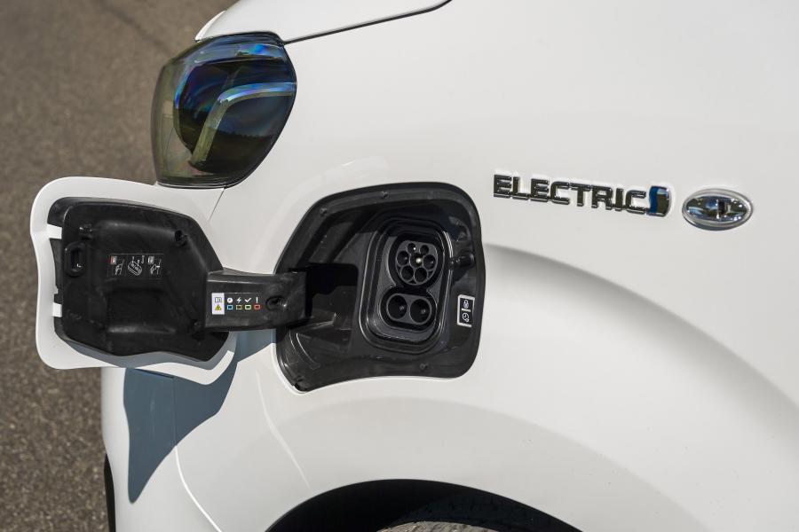 Детали экстерьера Toyota ProAce Electric Van 2020 года  (фото 13 из 16)